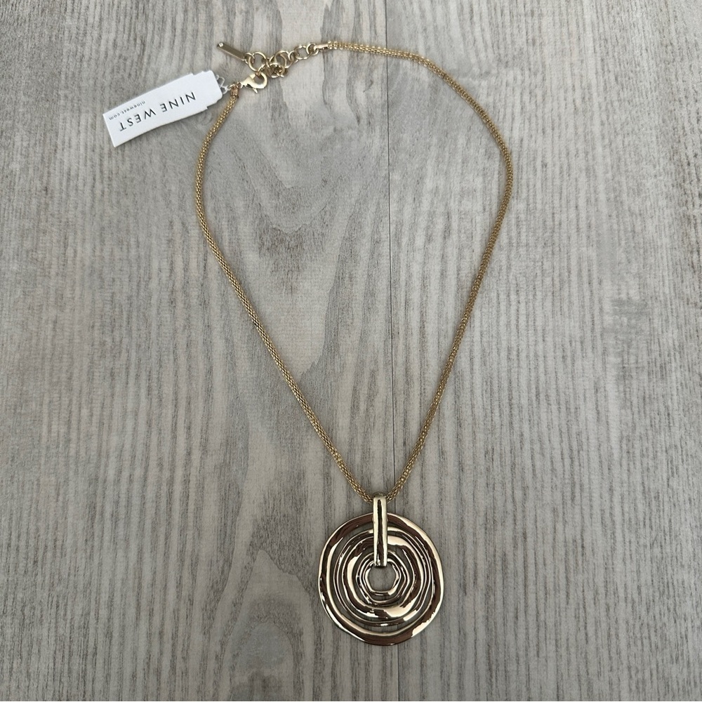 NWT Nine West Gold Tone Circle Pendant Necklace